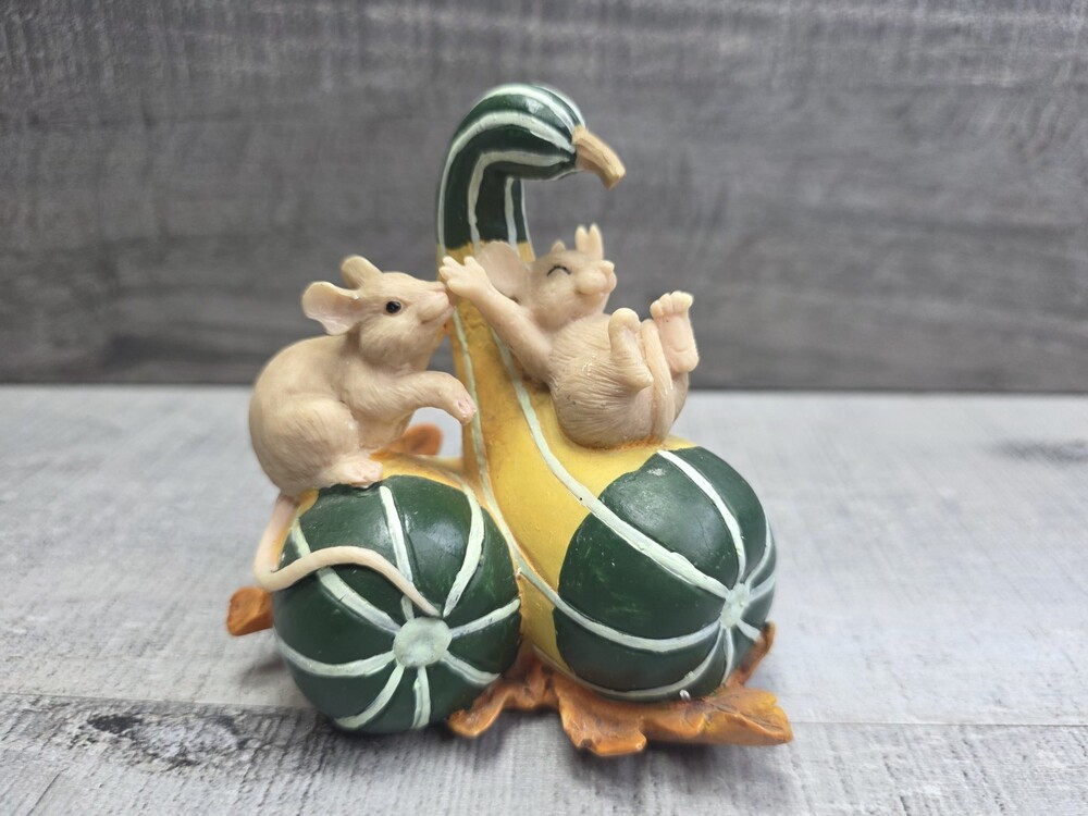 Charming Tails Silvestri Gourd Slide Mice Figurine 85/398 Retired 93 b203.5